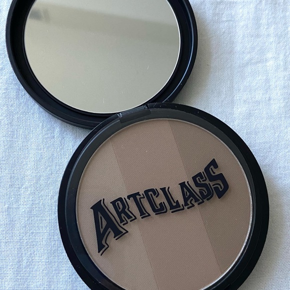 NEW Kbeauty Contour. TOO COOL FOR SCHOOL - Moderne - Picture 4 of 4